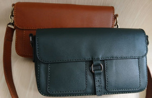 کیف دوشی زنانه چرم طبیعی دستدوز زیباس چرم